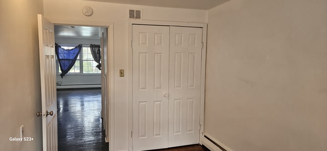 Building Photo - 3220 Albemarle Ave