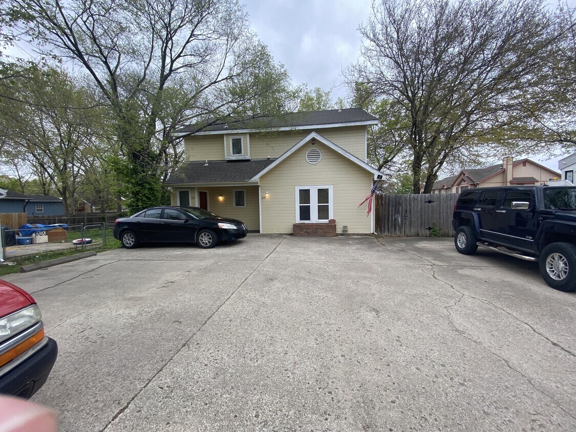 524 Florida St, Lawrence, KS 66044 Townhome Rentals in Lawrence KS