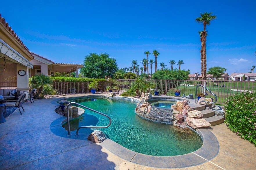 Foto principal - 37905 Pineknoll Ave