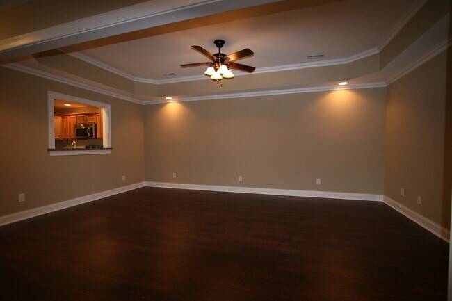 Foto del edificio - 9008 Landon Ln