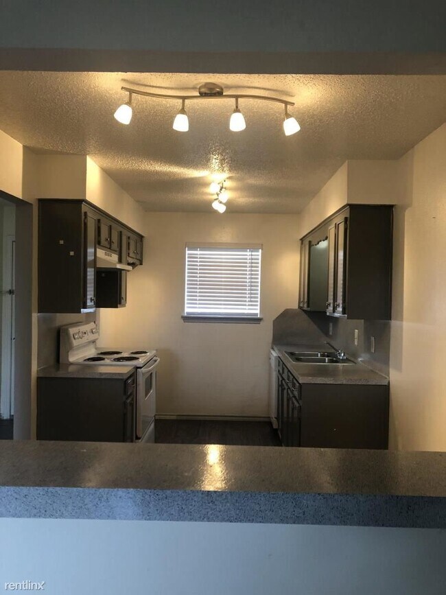 Building Photo - 1 br, 1 bath Condo - 225 E X St Flat  1 Bath