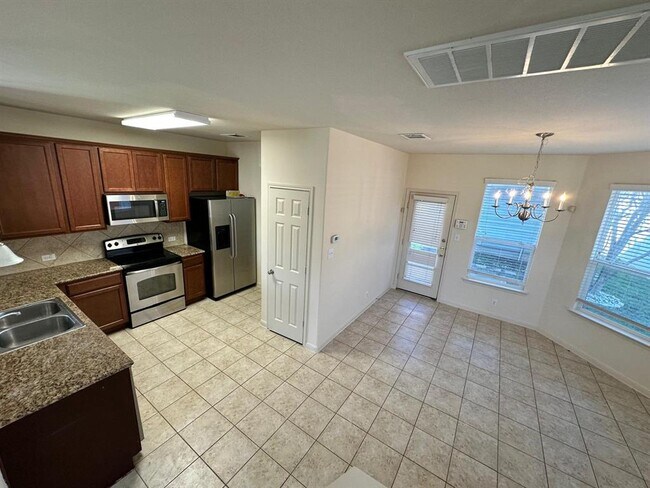 Foto del edificio - 918 Craters of the Moon Blvd