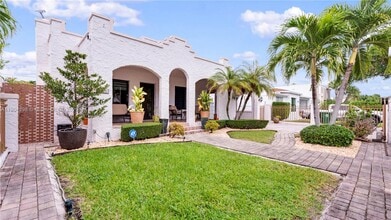 Building Photo - 2271 SW 25th St