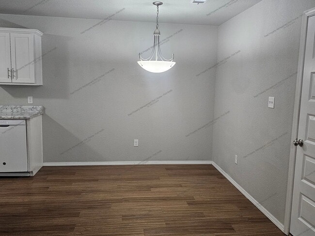 Building Photo - 2121 Ingalls Ln