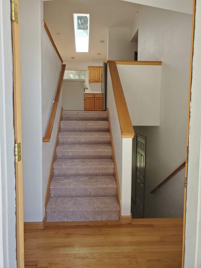 Foto del edificio - Beautiful Montgomery Estates Home - Long Term Rental