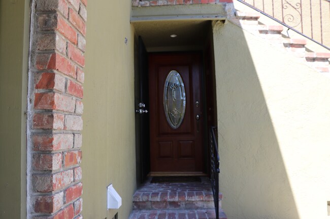 Foto del edificio - 29 Marlow Dr