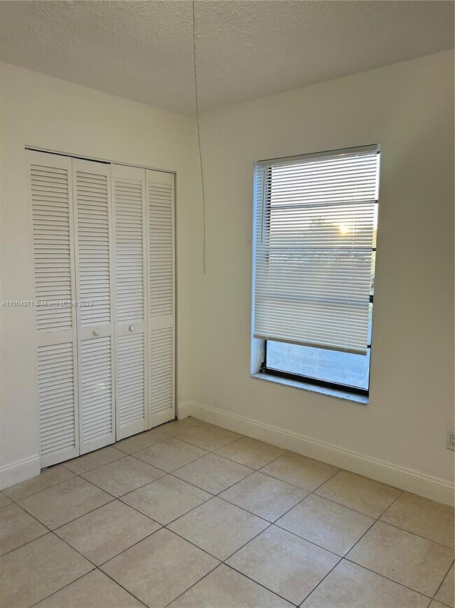 Foto del edificio - 2270 NW 52nd Ave