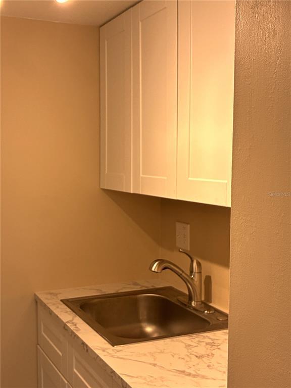 Building Photo - 4131 Dolphin Dr