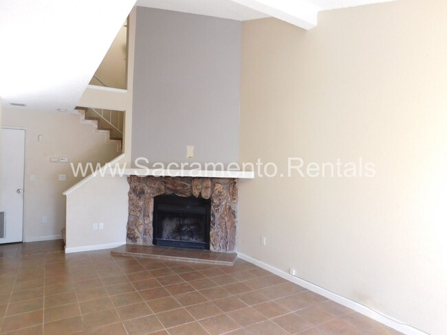 Building Photo - 2 br, 2.5 bath House - 6348 Slippery Creek...