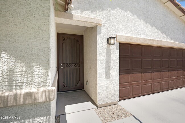 Building Photo - 16658 W Mescal St