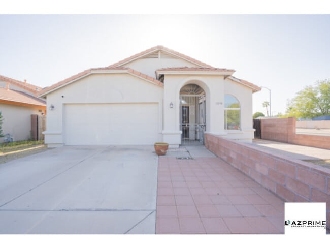 Building Photo - Embrace Spacious Living in this Remarkable...