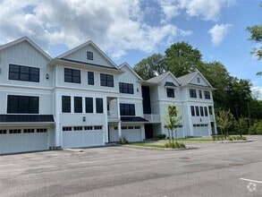 Building Photo - 133 Spring Rd