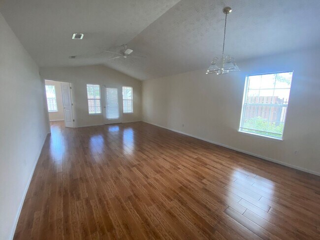 Building Photo - 111 Abigail Ln