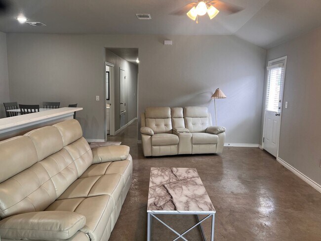 Foto del edificio - 1204 N 8th St