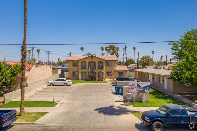 Vista desde la calle - 416-424 Mary Ave