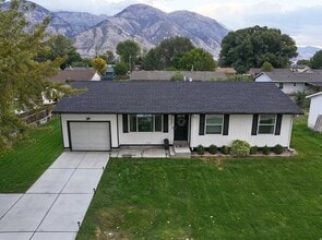 Building Photo - 1695 S 450 W