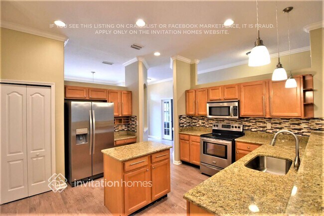 Foto del edificio - 5353 Summit Lake Dr