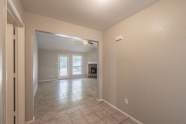 Foto del edificio - Lovely 3 bedroom, 2 bath home in The Lakes...