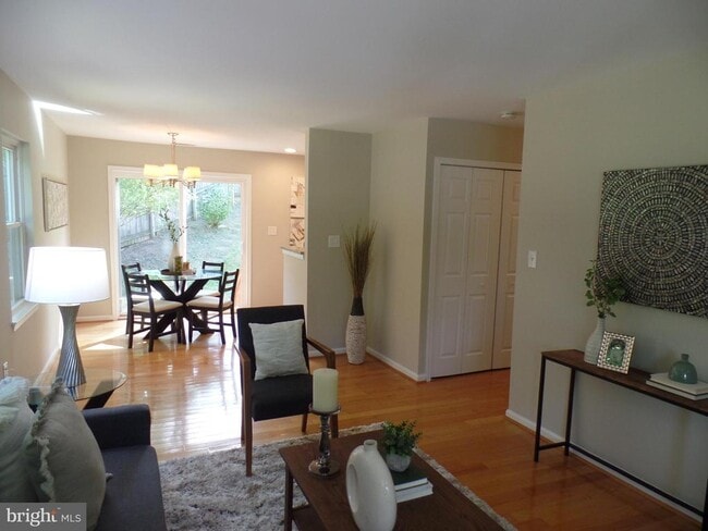 Foto del edificio - 2018 Griffith Rd