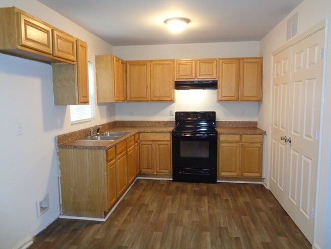 Foto del edificio - One Level House for Rent-Clemmonsville Rd....
