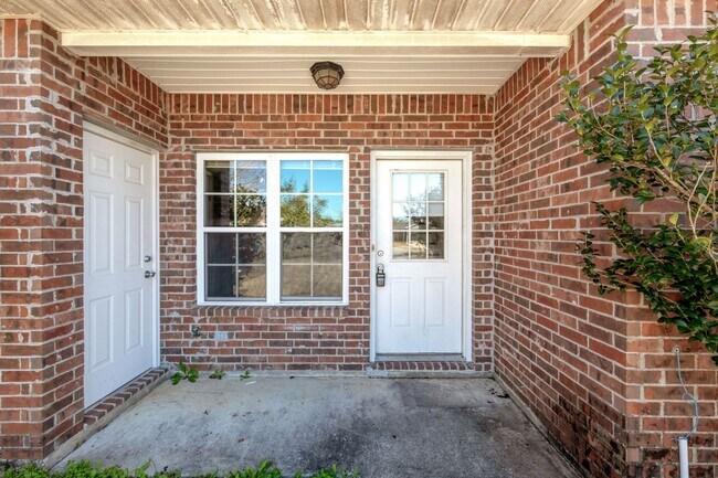 Foto del edificio - 3 Bedroom 2 Bathroom Lafayette Townhome fo...