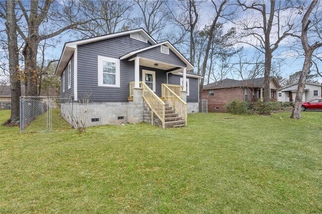 Foto del edificio - Live Near It All! 3 Bedroom Home in Midtown Savannah