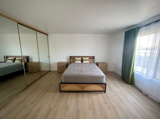 Foto del edificio - 400 S Flower St