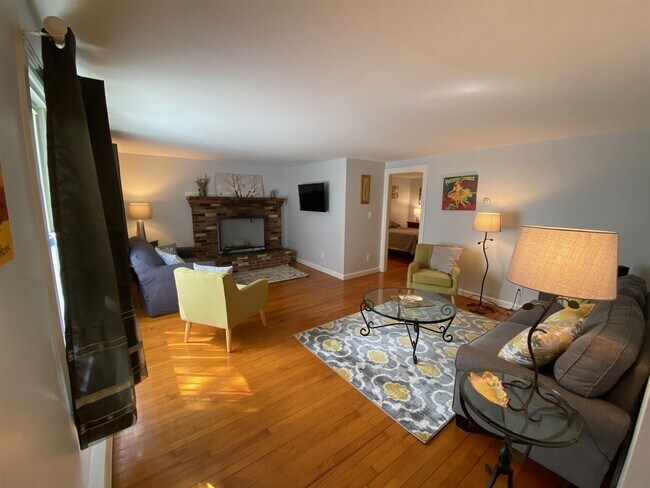 Foto del edificio - 152 Ridge Rd