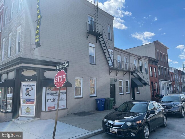 Building Photo - 900 S Ellwood Ave