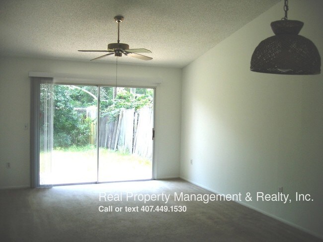 Building Photo - 3 BR / 2 BA Duplex Off Dean Road