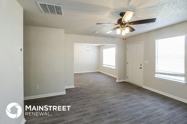 Foto del edificio - 5823 Waggoner Walk