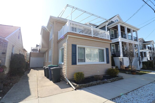 Building Photo - 20 N Clermont Ave