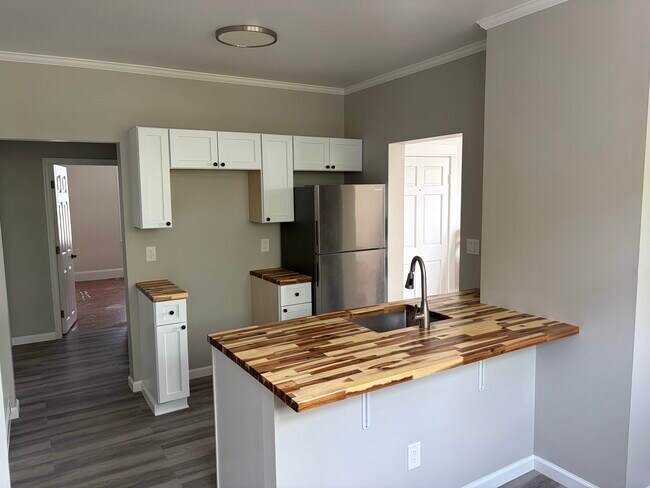 Building Photo - 350 S Scott Ave