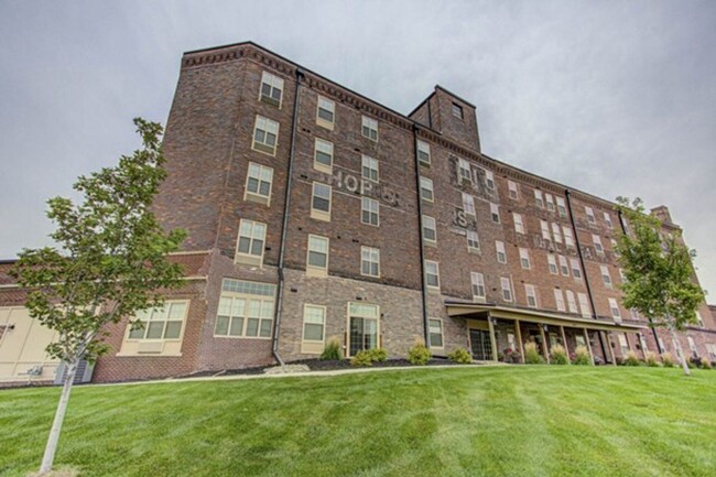 Interior Photo - Bekins Luxury Lofts