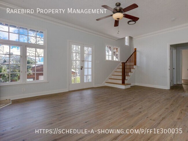Building Photo - Updated 1 bedroom plus bonus room, 2 bath ...