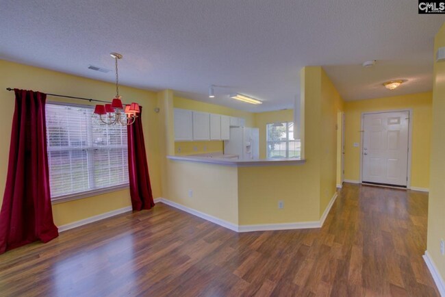 Building Photo - 104 Avebury Ln