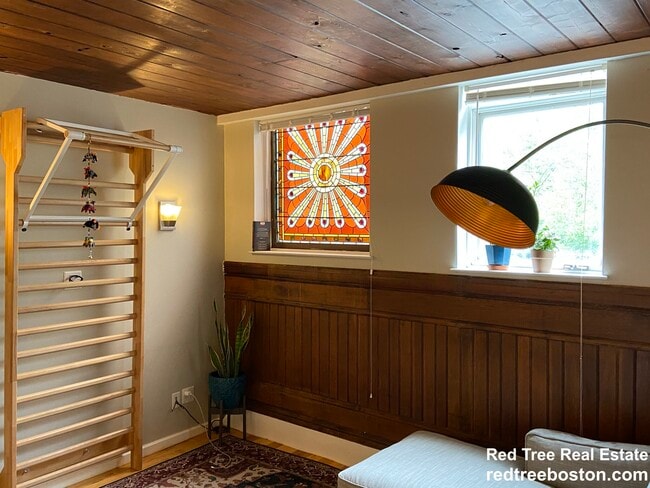 Building Photo - 13 Bow Street Pl