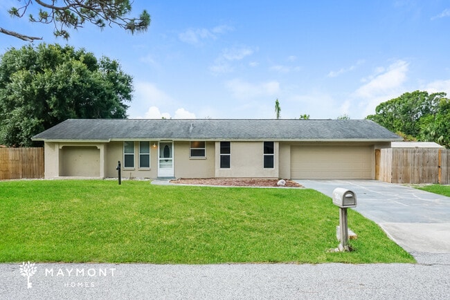 Building Photo - 3834 San Luis Dr