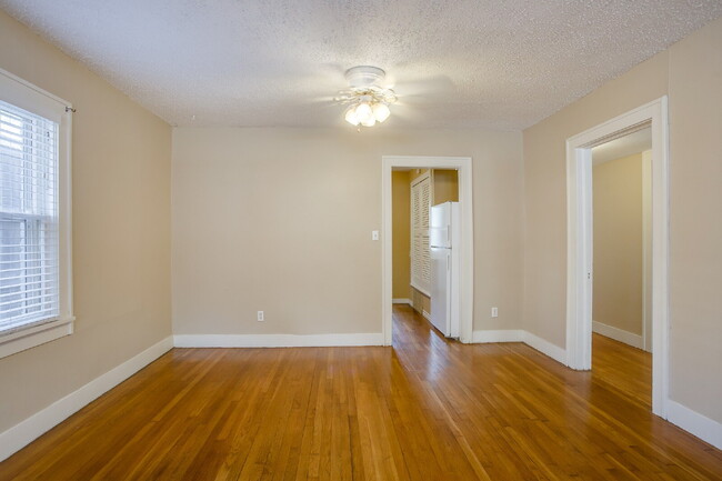 Foto del edificio - Pre-leasing for July!