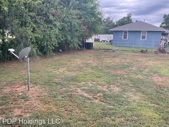 Building Photo - 4 br, 1 bath House - 4745 SE 18th Street