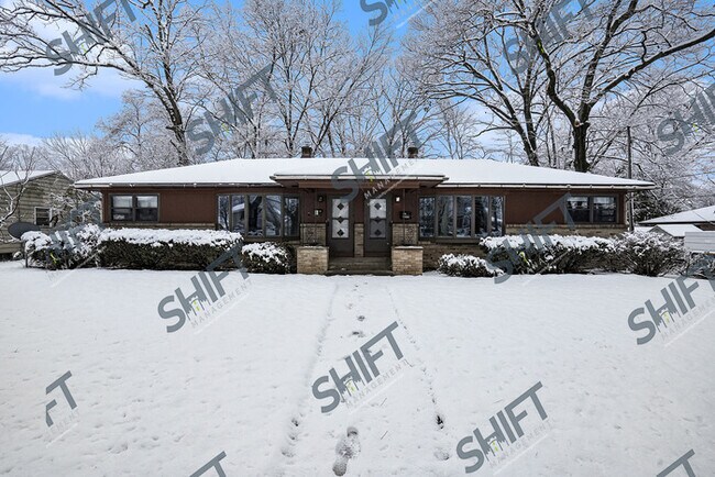 Foto del edificio - 1553 Herrick Ave NE