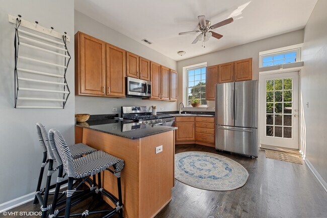 Foto del edificio - 1332 N Campbell Ave