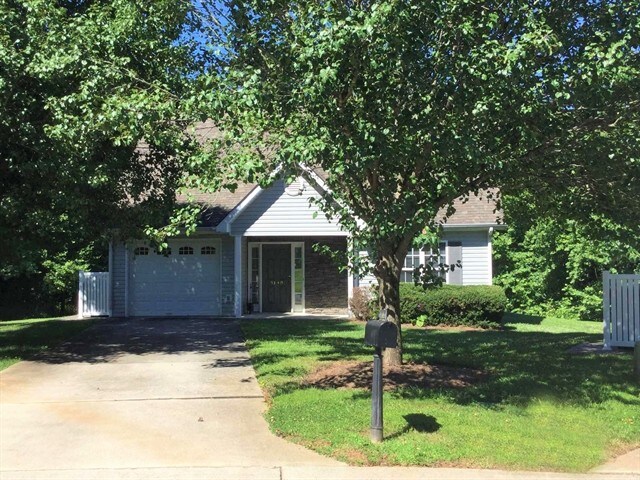Foto principal - 5740 Regent Village Drive