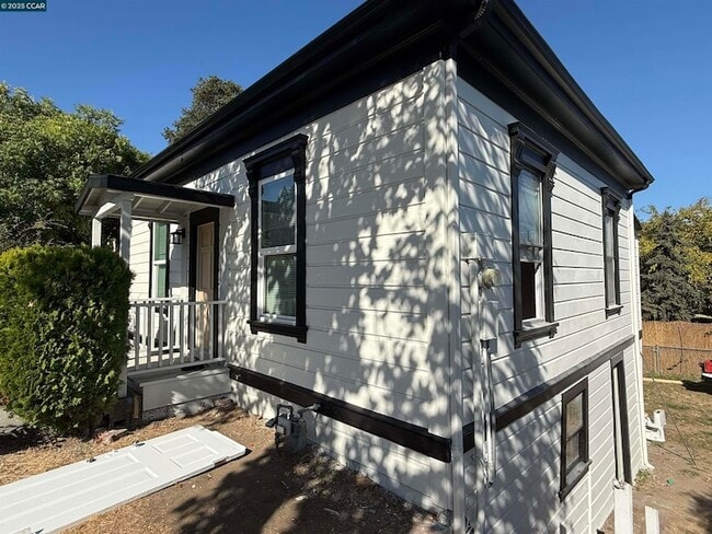 Photo - 2186 San Pablo Ave House