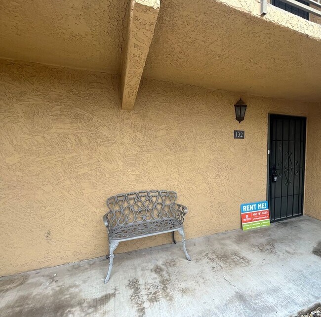 Building Photo - 2 Bedroom Condo in the Scottsdale Terrace Condominiums Community Near N Pima Rd and E Indian Scho...