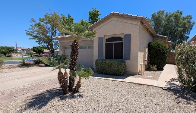Foto del edificio - 3 Bedroom Home in the Crismon Crossing Com...