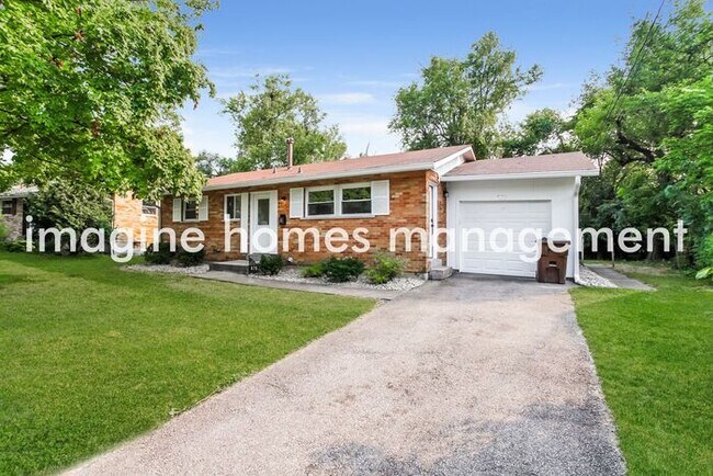 Building Photo - Pets Welcome! 3 Bedroom Ranch in Forest Park