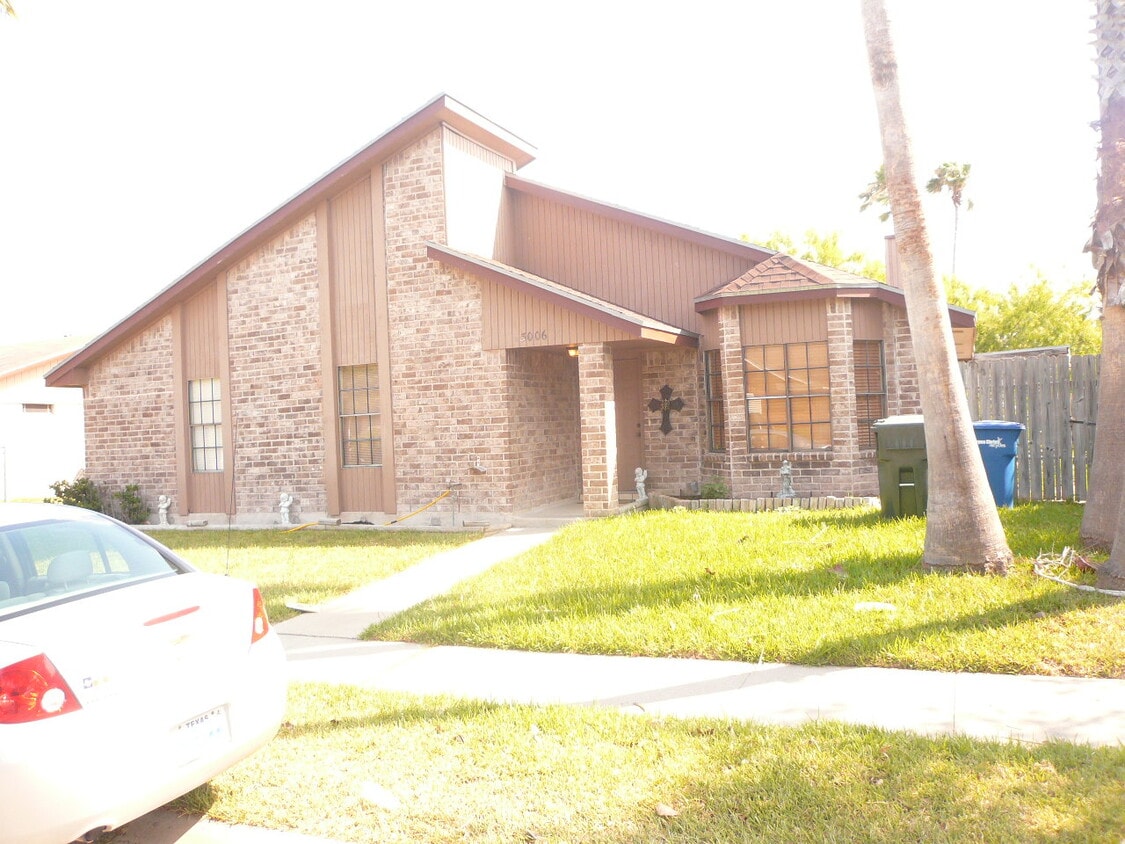 Primary Photo - 3006 Hilldale Dr