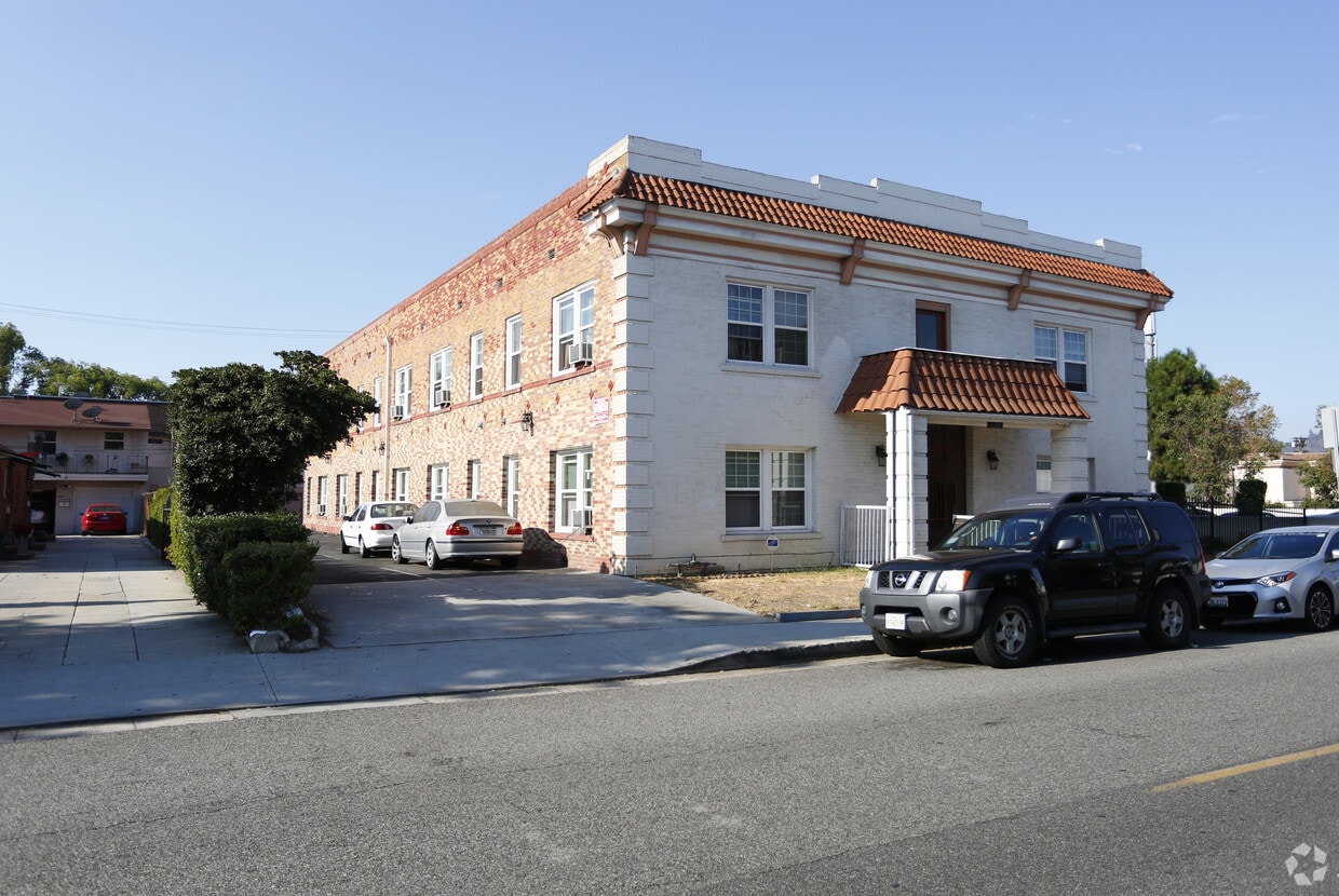 Building - 212 W Palmer Ave