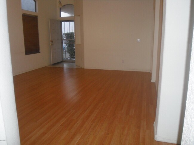 Foto del edificio - 1311 W Wahalla Ln